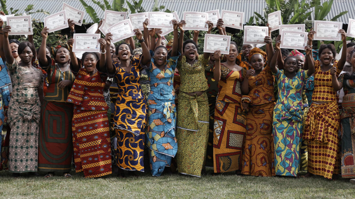 Woman Yann Arthus Bertrand Gives Voice To 2 000 Women Around The World Teller Report