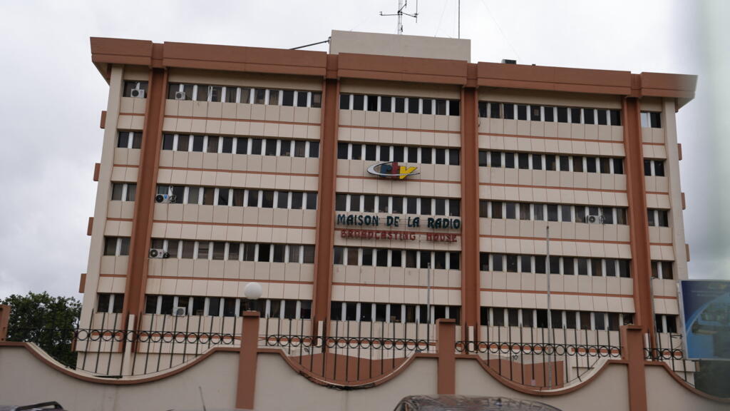 Le Cameroun demande aux médias de suspendre toute émission politique pendant la campagne présidentielle