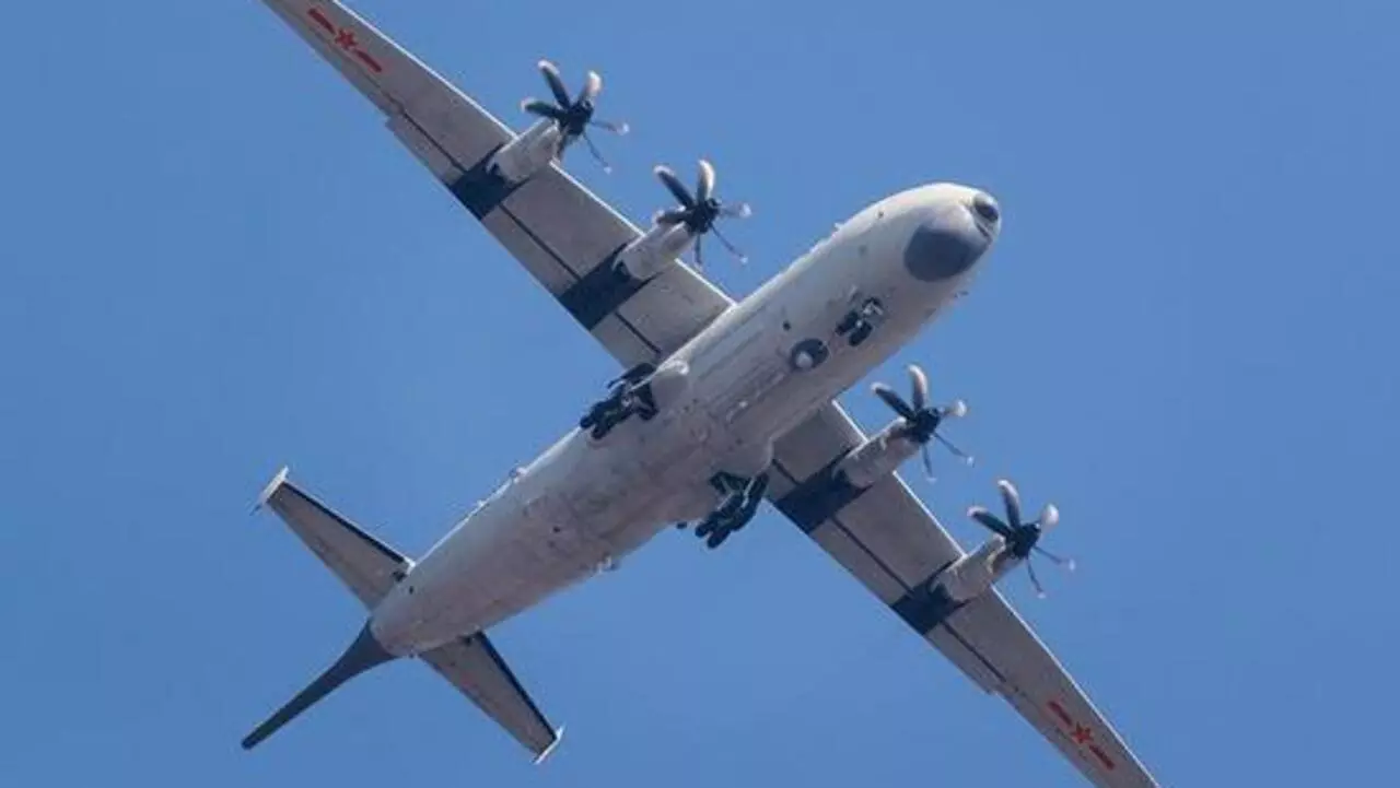 网传中国空军“运8”反潜机 资料照片