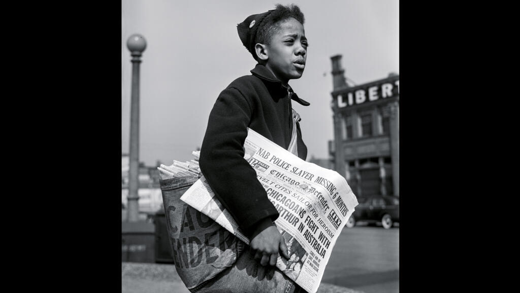 Vendeur de rue du journal africain-américain Chicago Defender, Black Belt, 1942.