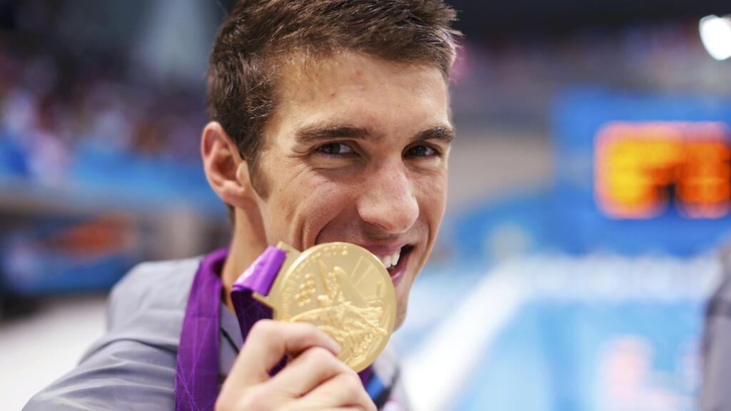 Michael Phelps vuelve a lanzarse a la piscina -, image size:1024x576