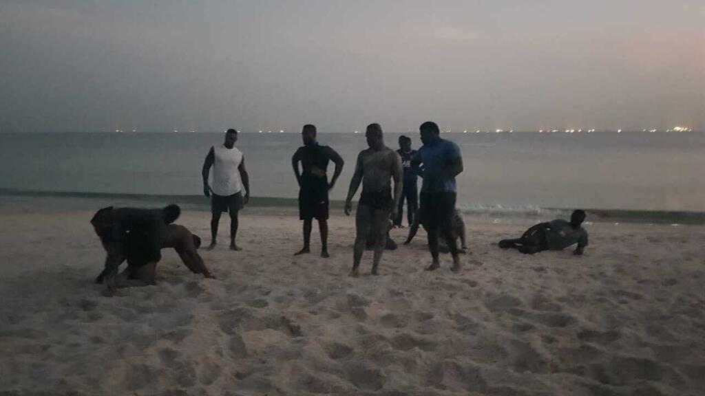 Entraînement de lutte sénégalaise à Pikine.