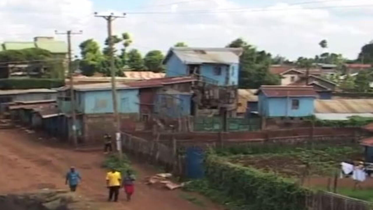 Kenya débat au village de Kiambaa Reportage Afrique