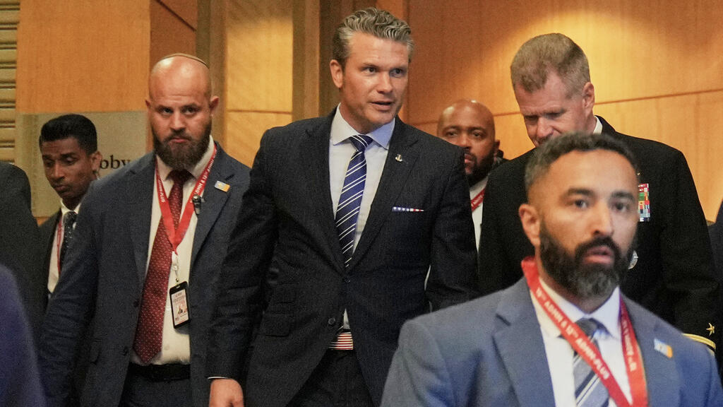 Bộ trưởng Quốc Phòng Mỹ Pete Hegseth sau cuộc hội đàm với đồng nhiệm Malaysia, tại Kualar Lumpur, Malaysia, ngày 30/10/2025.