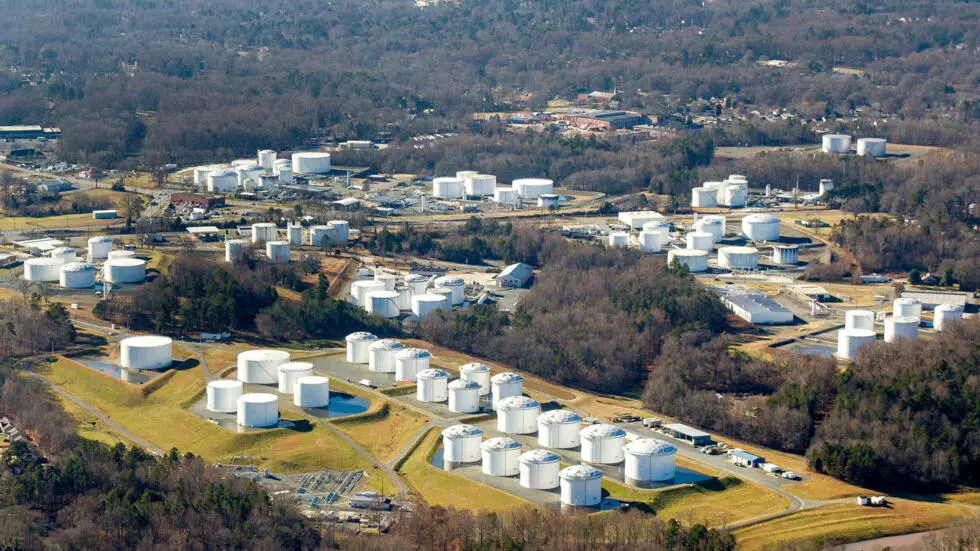 (Ảnh minh họa) - Kho trữ dầu mỏ của công ty Colonial Pipeline tại Charlotte, Bắc Carolina, Hoa Kỳ.