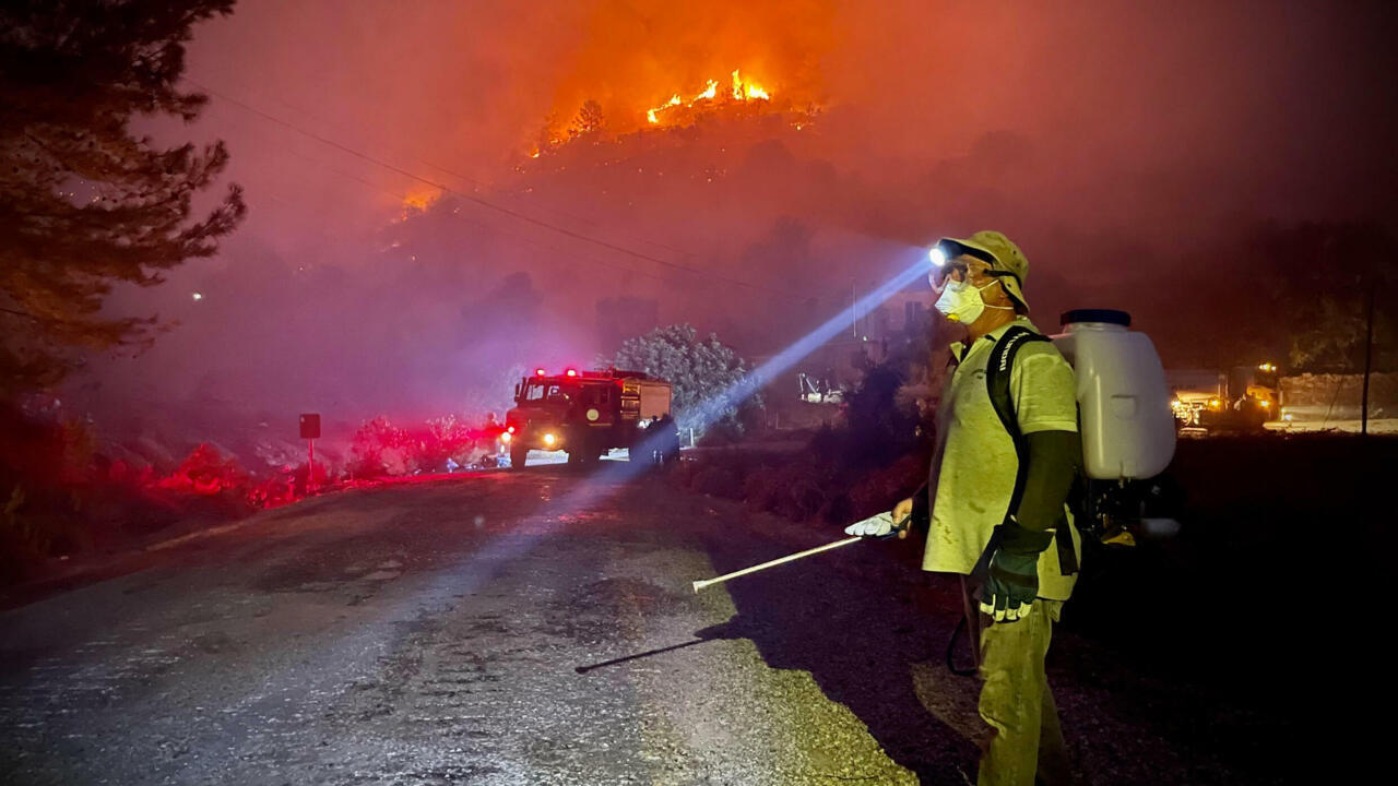 Villagers become unsung heroes of Turkey's wildfires - RFI
