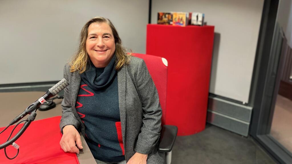 Jana Herzen, fondatrice de Motema Music, en studio à RFI.