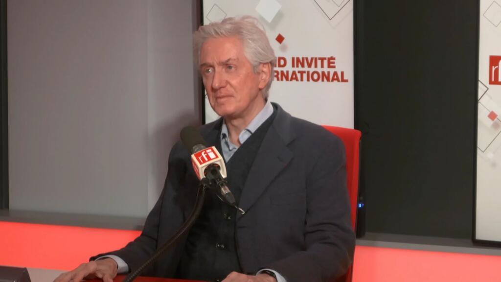 François Gouyette, ancien ambassadeur de France en Algérie et en Arabie saoudite, dans le studio de RFI le 19 novembre 2025.
