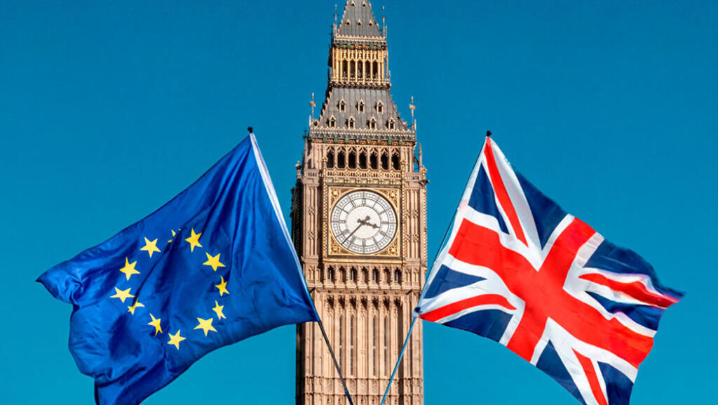 Les drapeaux de l'UE et du Royaume-Uni sur fond de Big Ben.