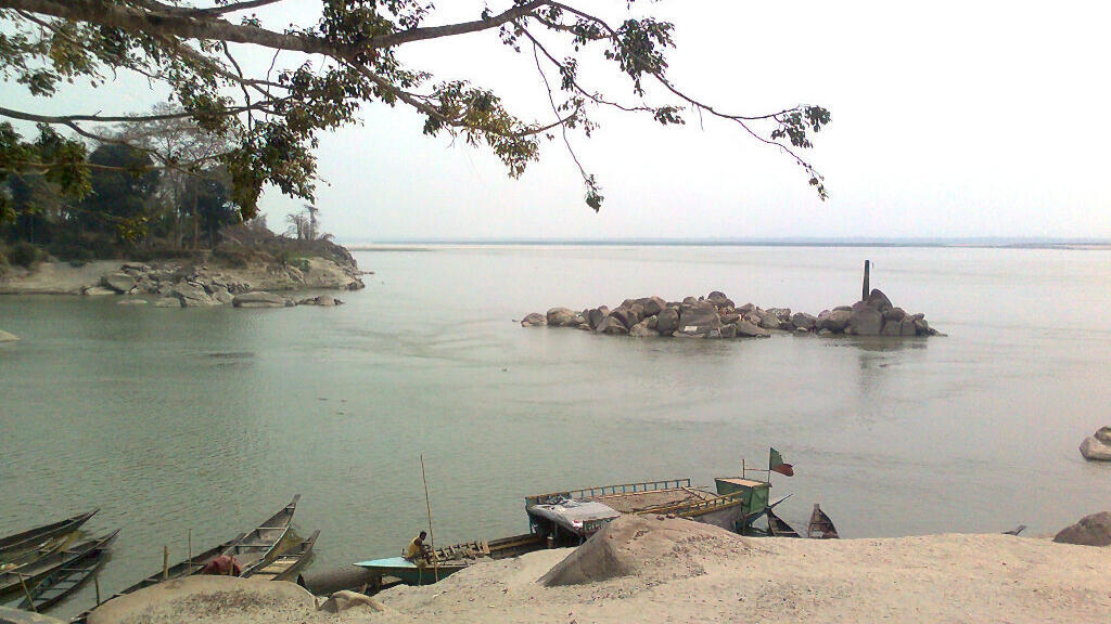 Le fleuve Brahmapoutre qui traverse la Chine, l'Inde et le Bangladesh.