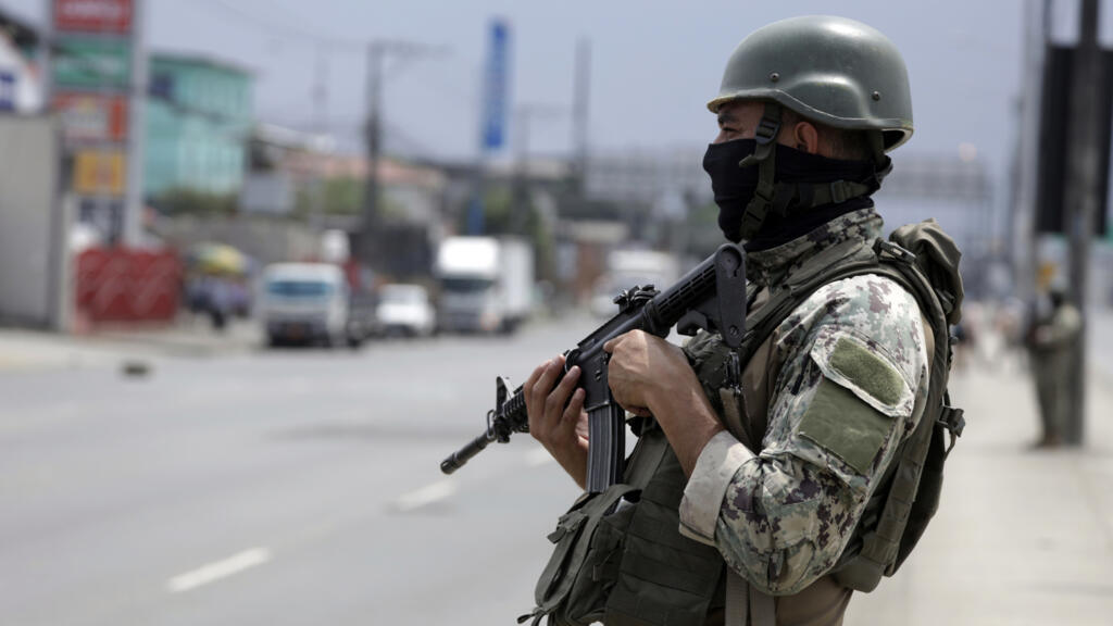 L'Équateur mène une opération militaire contre l'activité minière illégale dans le sud du pays