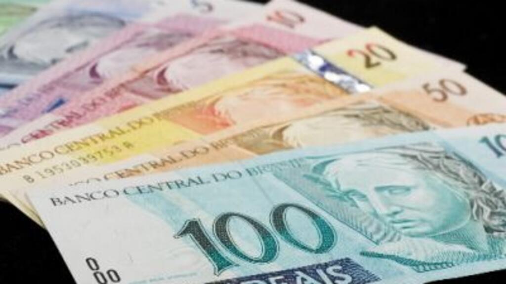 Reais brasileiros.
