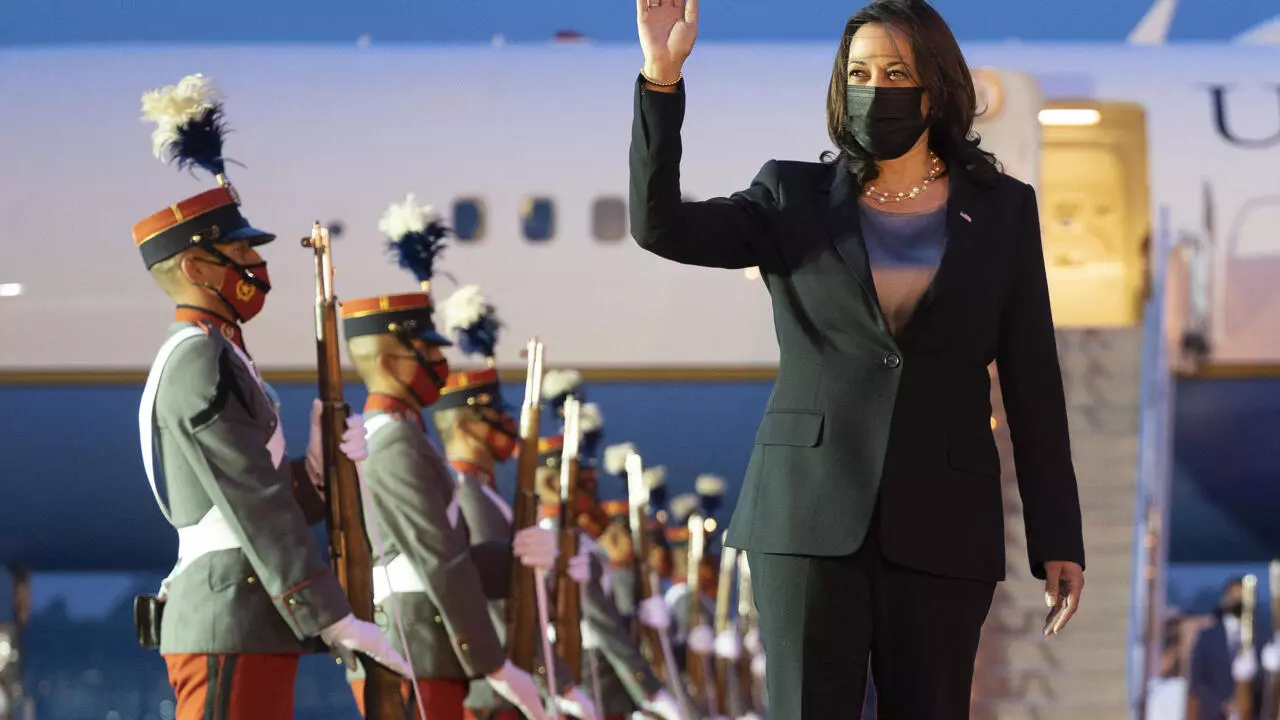 Kamala Harris visita Guatemala y México para evocar la inmigración ilegal