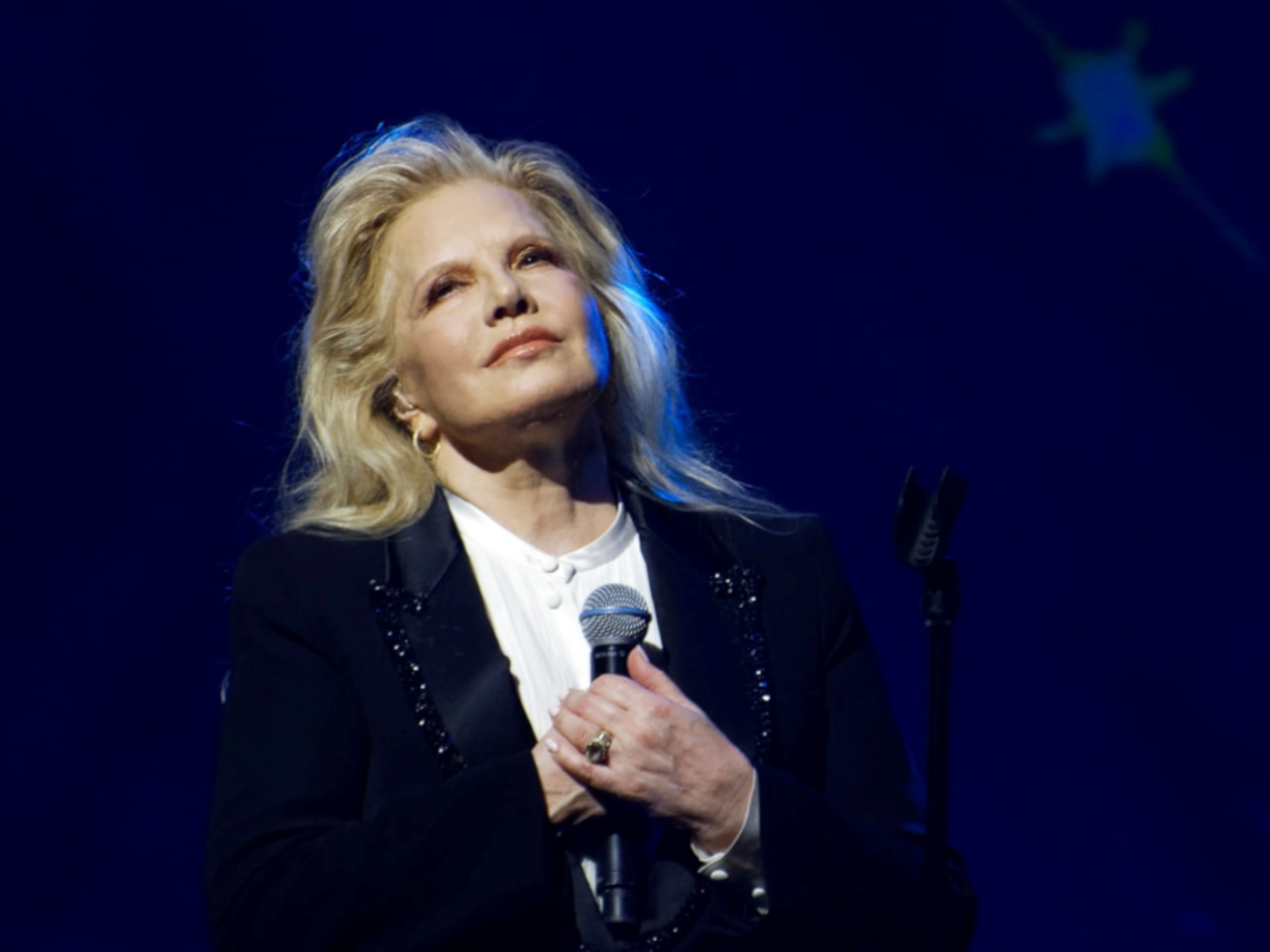 Sylvie Vartan tuyên bố giải nghệ, sau 60 năm sự nghiệp sân khấu - Tạp chí  âm nhạc