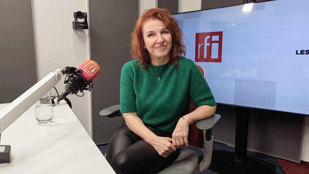 Dana Florian, compozitoare, instrumentistă, cântăreață și textieră, este îndrăgită de public atât pentru vocea sa „jazzy” cu o multitudine de nuanțe, cât și pentru versurile cu substrat și umor fin.