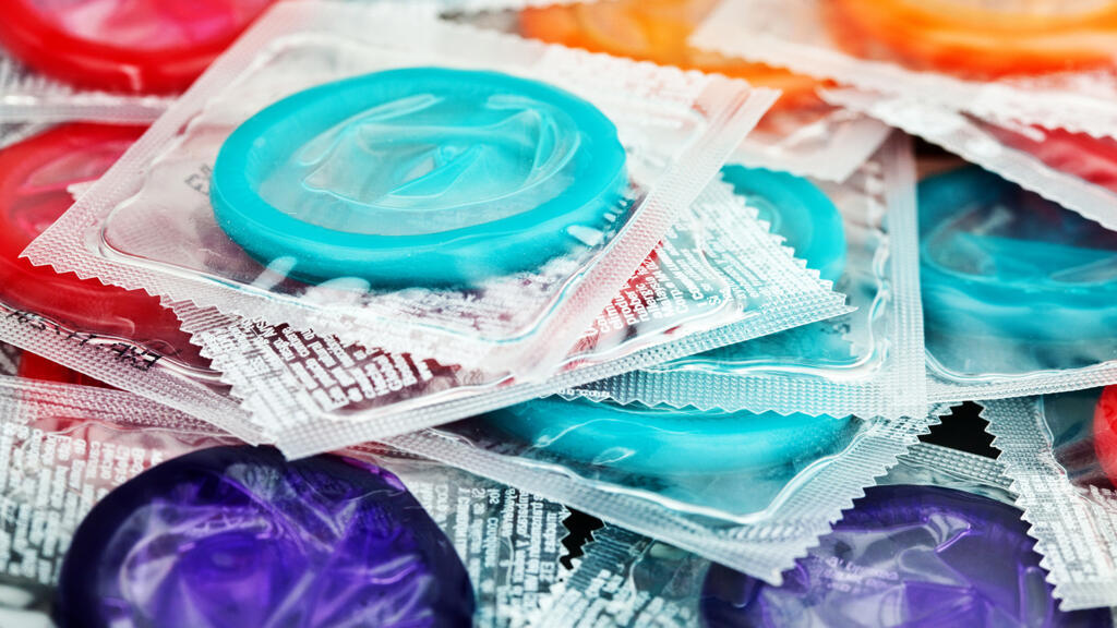 Chaque jour, plus d’un million de personnes contractent des infections sexuellement transmissibles (OMS).