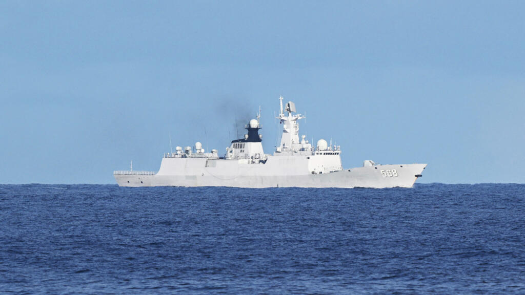 Tensions dans le Pacifique: la Chine intensifie sa pression et repousse la marine philippine de près d'un récif