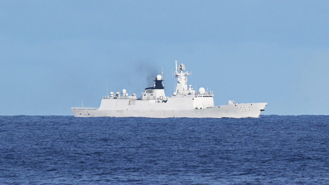 Tensions dans le Pacifique: la Chine intensifie sa pression et repousse la marine philippine de près d'un récif