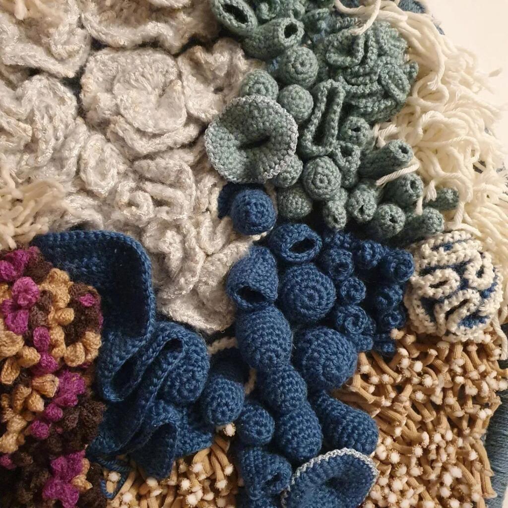 Détail d'un sculpture textile.