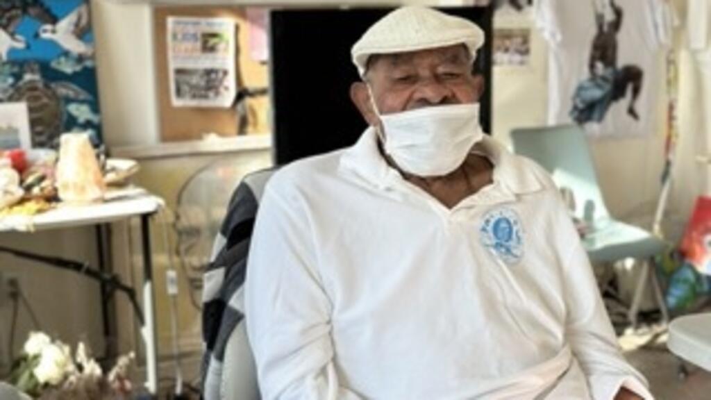 Mestre João Grande, hoje com 92 anos e residente em Nova York, é considerado o mais velho mestre de capoeira do mundo.
