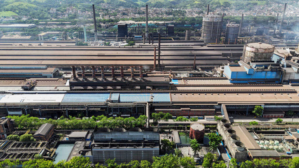 Uma vista de drone mostra a Companhia Siderúrgica Nacional (CSN) do Brasil, em Volta Redonda, estado do Rio de Janeiro, Brasil, em 10 de fevereiro de 2025.