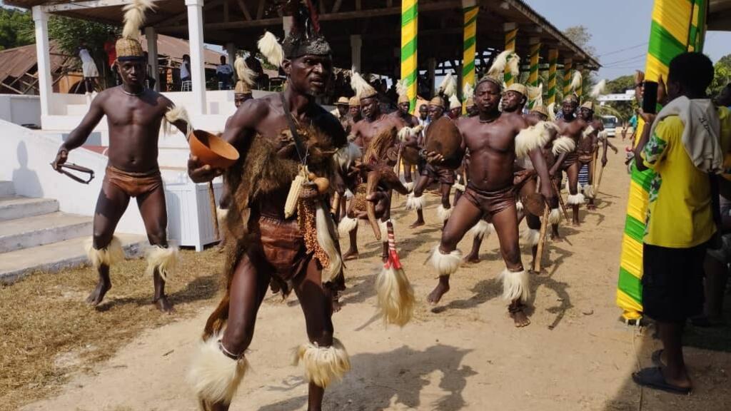 Danse des kondona venus de Pya, dans la préfecture de la Kozah, lors du Festival des divinités noires en janvier 2025 à Aného.