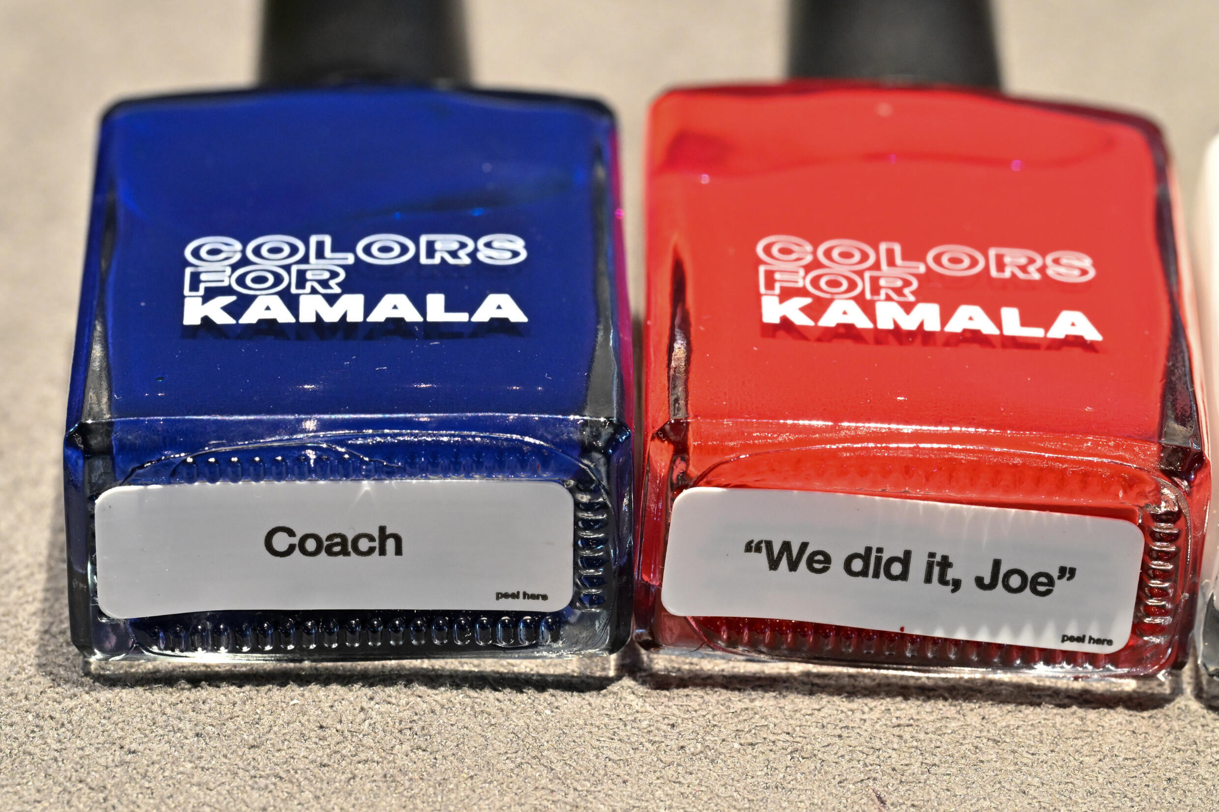 Simpatizantes de Harris crean línea de esmaltes de uñas para motivar el