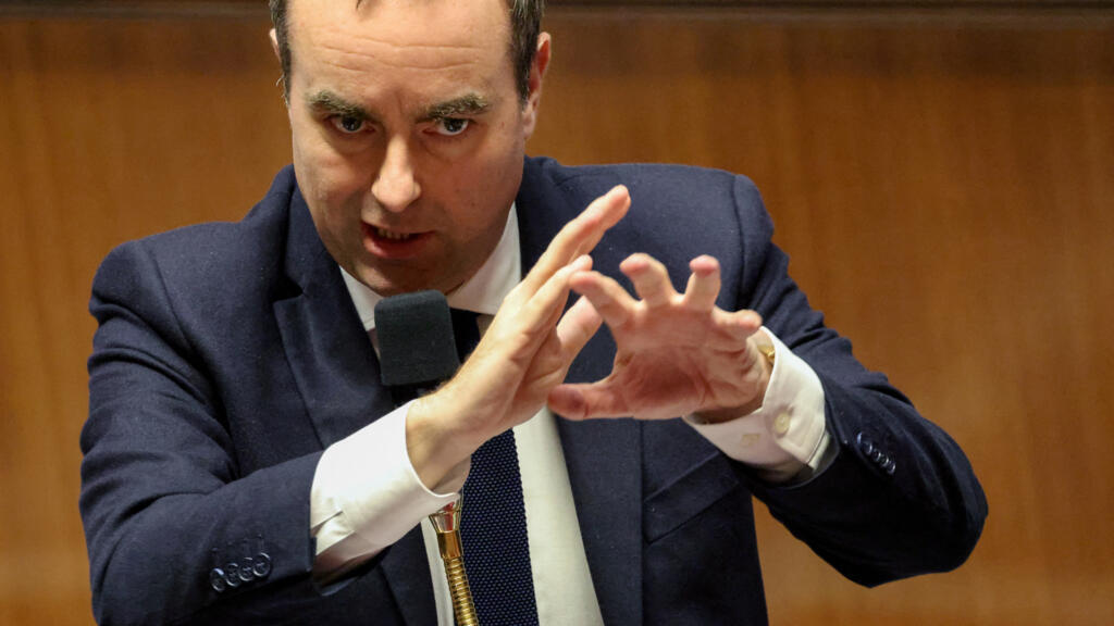 France: Sébastien Lecornu veut reprendre en main le dossier sensible de l'immigration