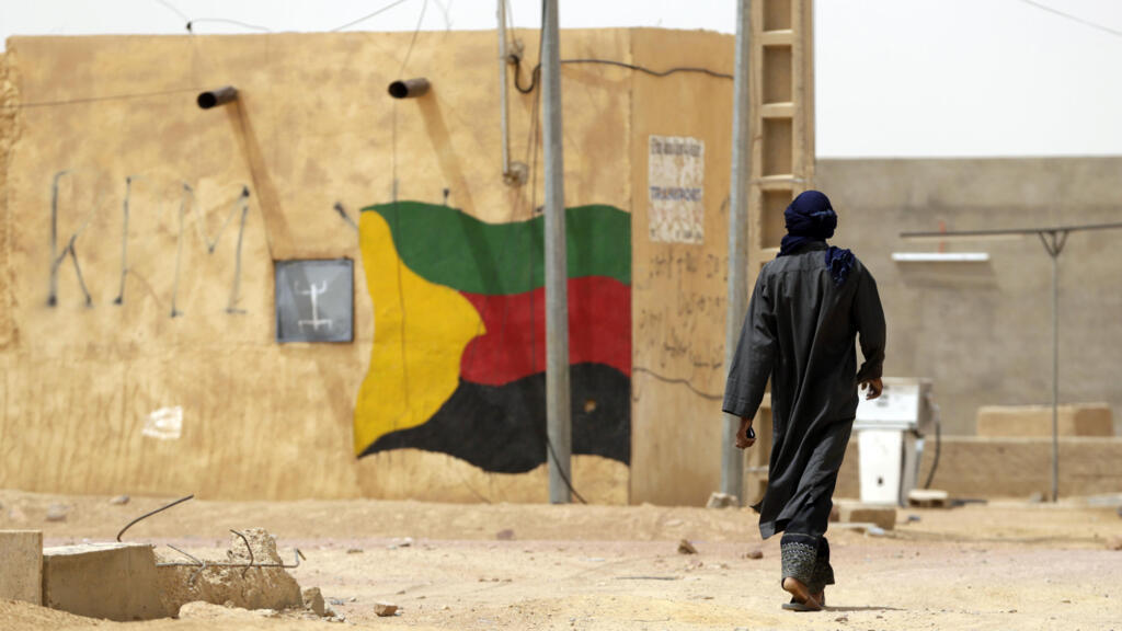 Mali: une vague de civils quitte la ville de Kidal