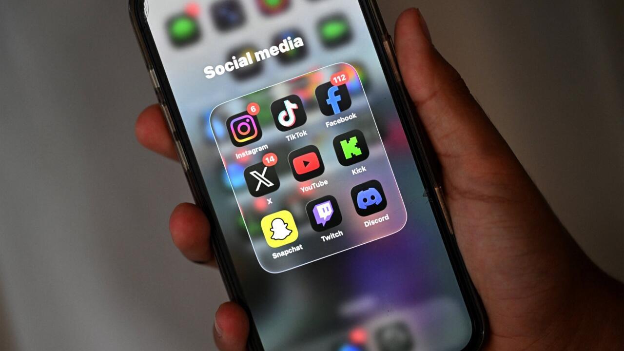 Réseaux sociaux interdits aux ados: «L’interdiction ne suffira pas, mais c'est un signal indispensable», estime Erwan Balanant (MoDem)