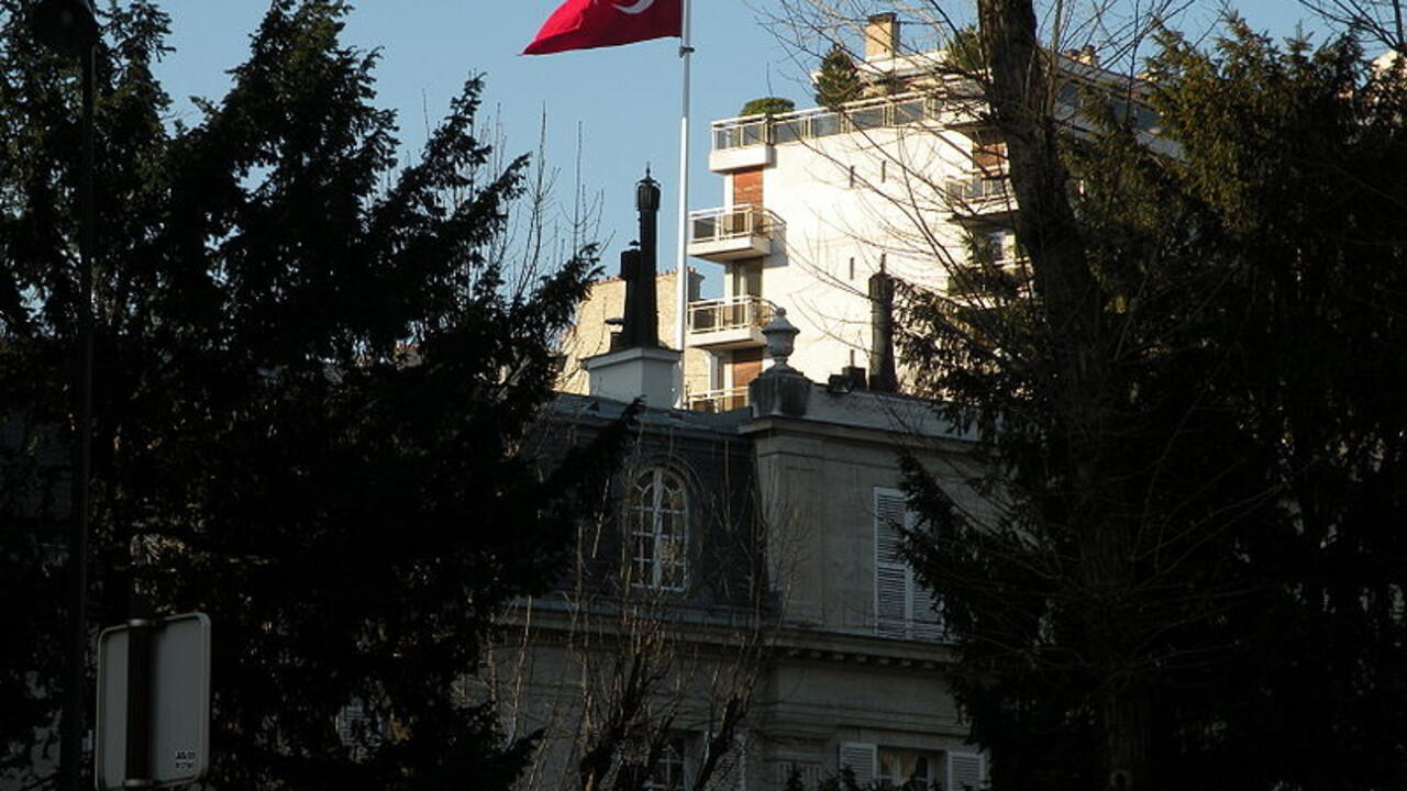 Turkey threatens further action against France over Armenia bill