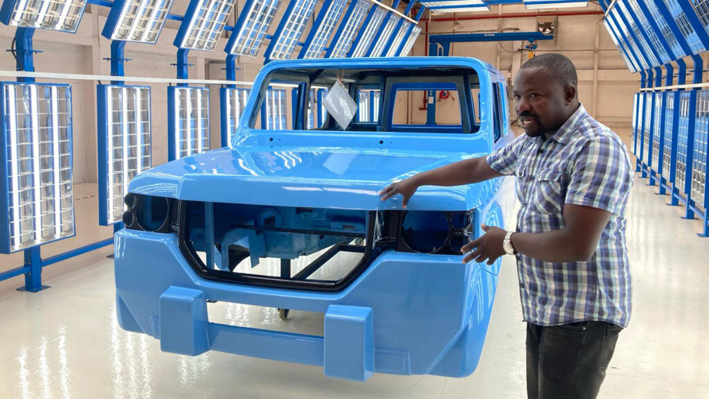 Une ligne de production des véhicules Mobius au Kenya.