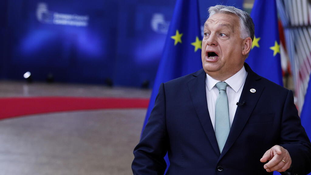 Порно комикс Лара Крофт Xxx үлгілері