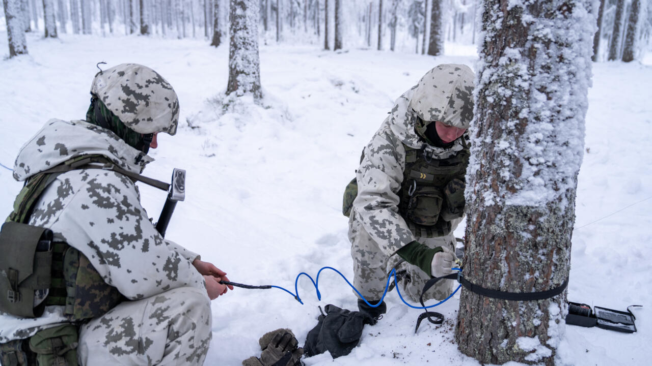 rfi.fr - In Finland's forests, soldiers re-learn how to lay anti-personnel mines