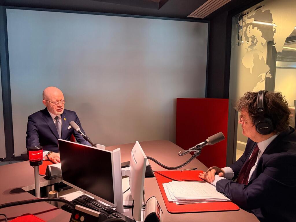 Le ministre de la Communication et des Médias et porte-parole du gouvernement du Congo-Brazzaville Thierry Moungalla, lors de son entretien au siège de RFI, à paris, le 19 juin 2025.
