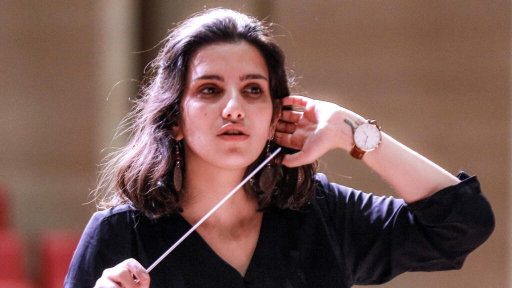 En Palestine, les enfants du choeur Amwaj s'essaient à la direction