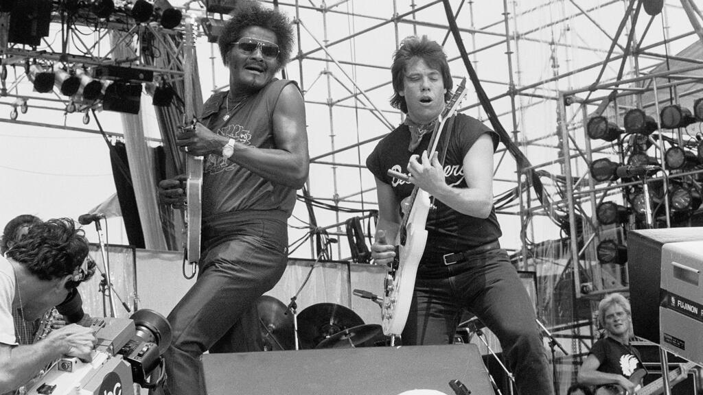 Albert Collins et George Thorogood, au «Live Aid», à Philadelphie, le 13 juillet 1985.
