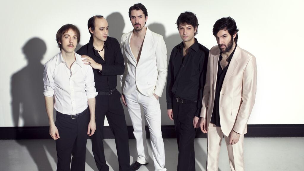 L'album « Greatest Hits : Everything Is Real » de Poni Hoax sortira le 11 avril et en version vinyle limitée à l'occasion du Disquaire Day le 12 avril 2025.