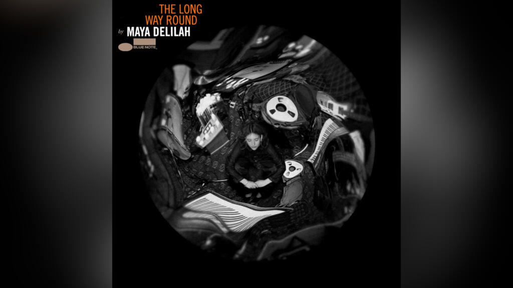 Album «The Long Way Round» de Maya Delilah.