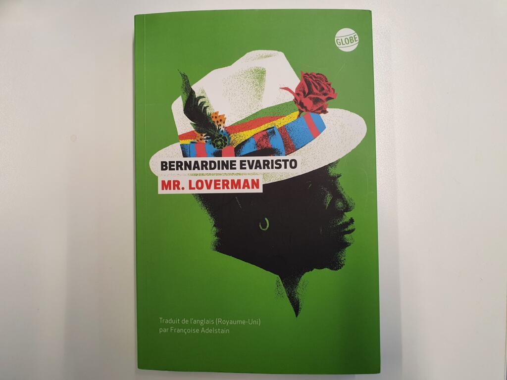 "Mr. Loverboy" est le septième roman de la Britannique Bernardine Evaristo, lauréate du Booker Prize 2019, conjointement avec la Canadienne Margaret Atwood.