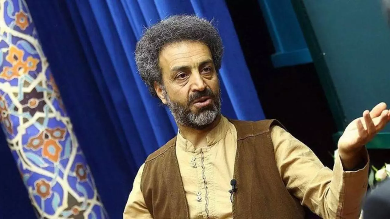 محسن رنانی اقتصاددان و استاد دانشگاه اصفهان.