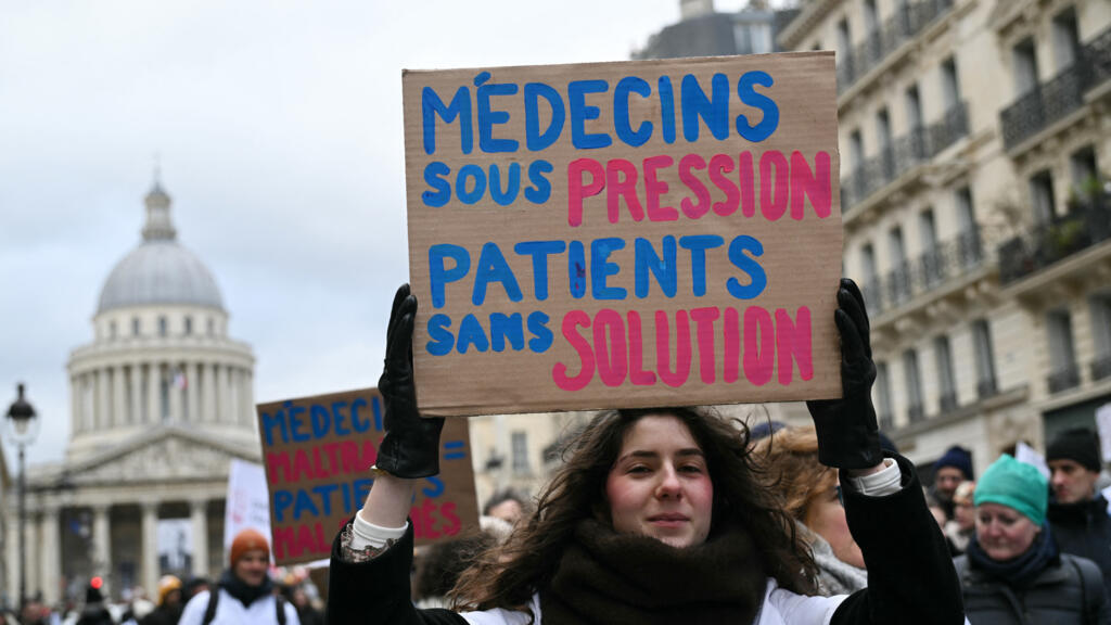Après la grève et la manifestation, l'exil temporaire des médecins français en Belgique