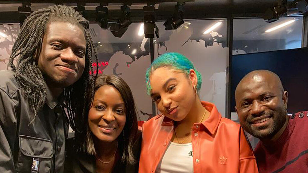 Salif Gueye, Shyna et Abdoulaye Mangané, aux côtés de Diara Ndiaye à RFI pour Alors on dit quoi.