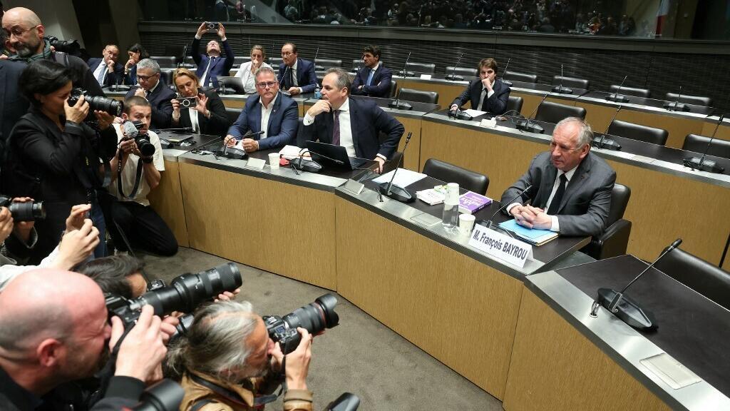 Le Premier ministre français François Bayrou avant une audition par la commission d'enquête parlementaire sur les allégations d'abus physiques et sexuels généralisés à l'école Notre-Dame de Bétharram dans le sud-ouest de la France entre les années 1970 et 1990, à Paris le 14 mai 2025. (Image d’illustration)