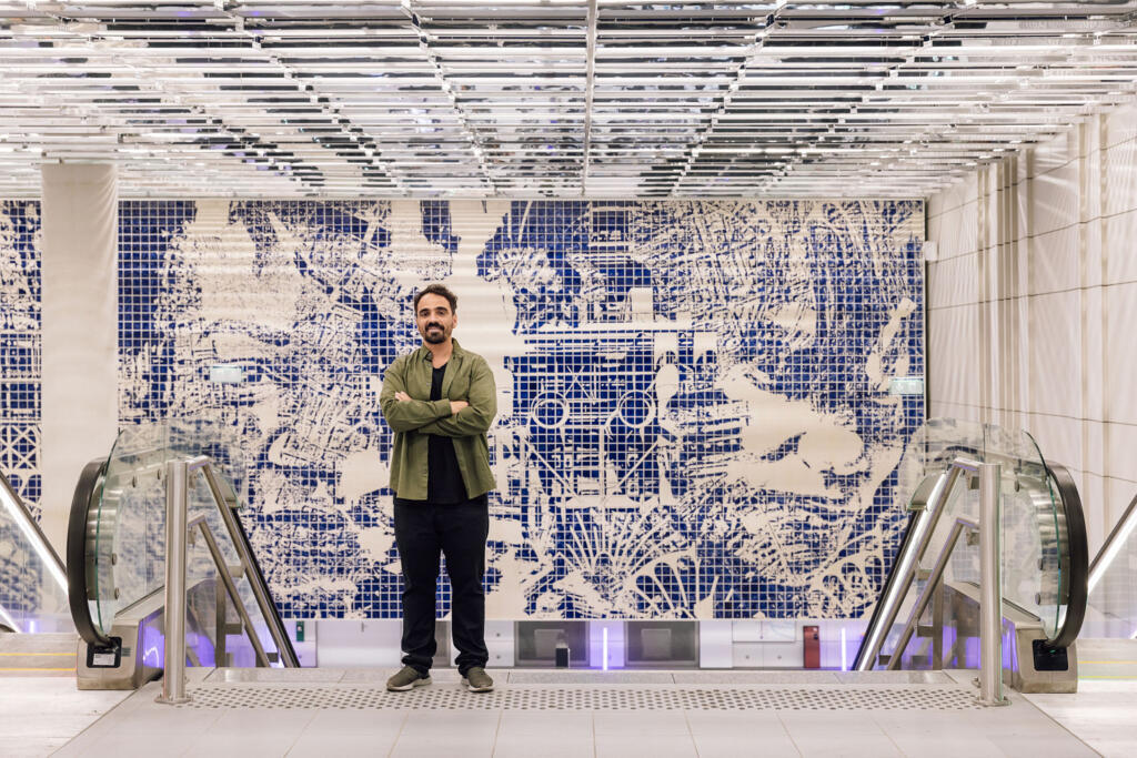 Strates urbaines ou "Estratos urbanos" de Alexandre Farto, Vhils, na estação Aeroporto de Orly.