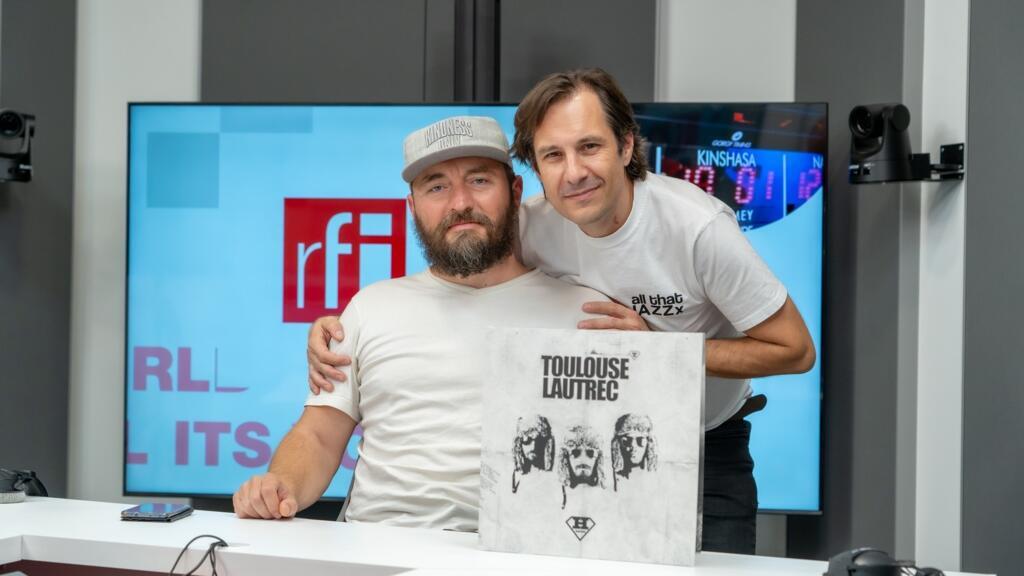 Format ca grafician, dar activ și ca muzician, regizor de videoclipuri, designer, antreprenor cultural sau inițiator de proiecte educaționale, Cătălin Rulea este vocea trupei Toulouse Lautrec.