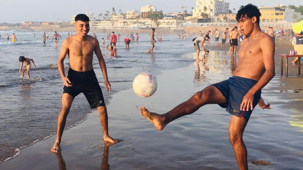 Maroc, une nation de foot [3/5]: à Casablanca, le football les pieds dans le sable