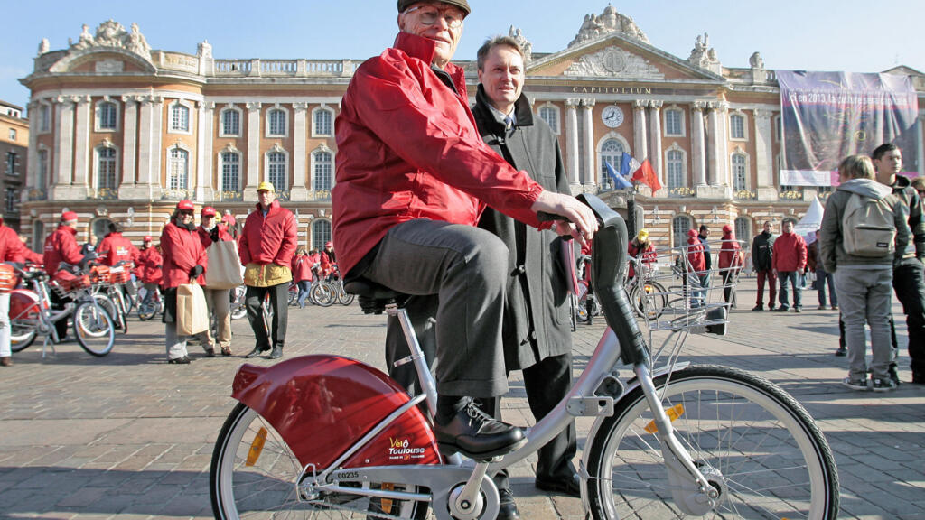 «VeloToulouse», un système de location de vélos à Toulouse, en France, le 16 novembre 2007.