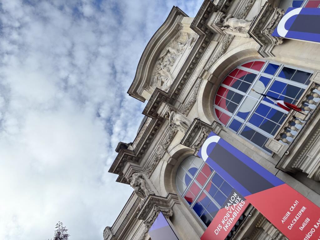 O salão dos Novos Designers, em Paris, reflete sobre uma "embaixada do futuro", sustentável e refinada, em 20 de outubro de 2025.