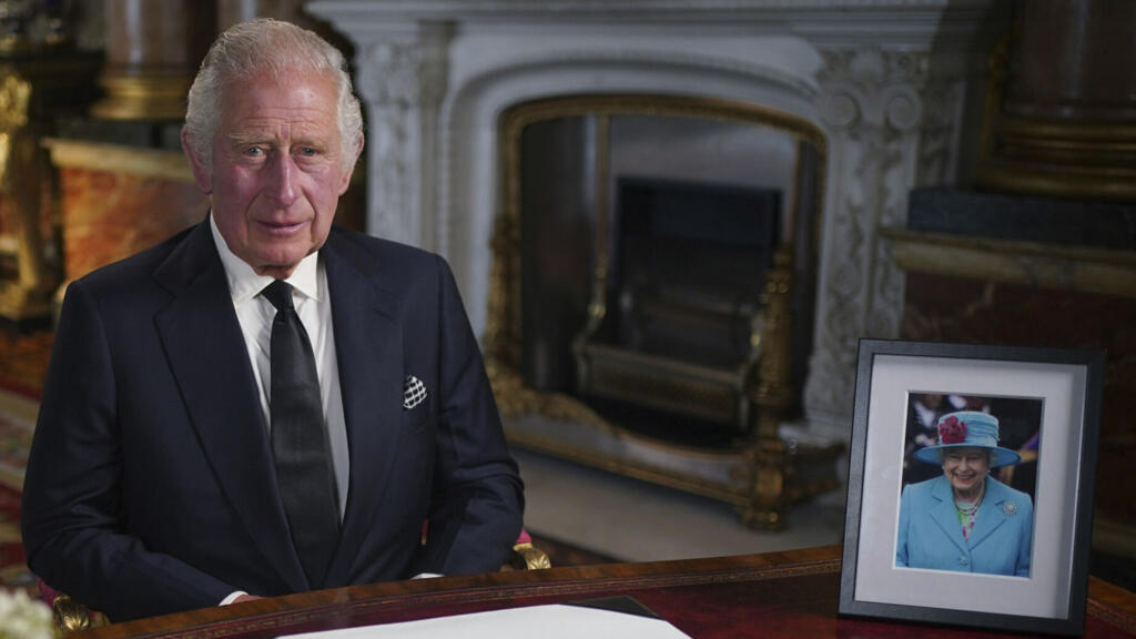 Charles III lors de son premier discours en tant que roi d'Angleterre, depuis le Palais de Buckingham à Londres, le 9 septembre 2022.